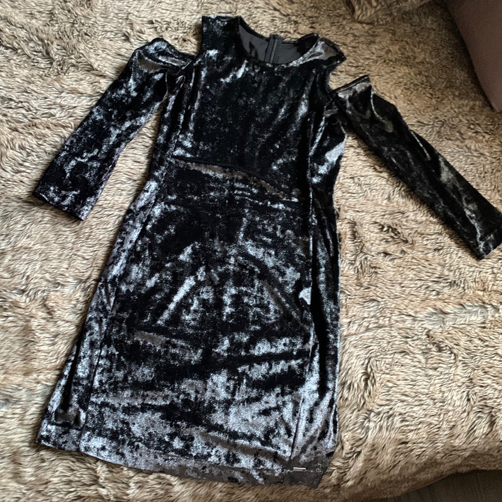 Cold shoulder bodycon dress